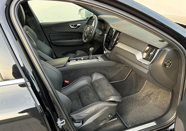 Volvo XC 60 cena 114900 przebieg: 89000, rok produkcji 2019 z Myszyniec małe 742